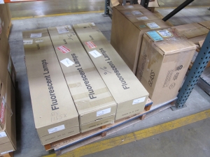 LOT TO INCLUDE: MISC. GE AND PHILLIPS FLUORESCENT, INCANDESCENT, AND HID LAMPS AND LIGHTING FIXTURES. LOADING & HANDLING FEE $15-4228